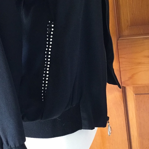 Ladies Black and Rhinestone trimmed Jacket Size 8.  Made in USA.  Zippered front - Picture 5 of 16
